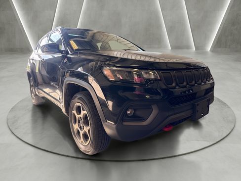Used 2022 Jeep Compass Trailhawk w/ Sun and Sound Group AWD/4WD image 1