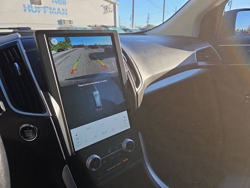 Used 2024 Ford Edge SEL image 25