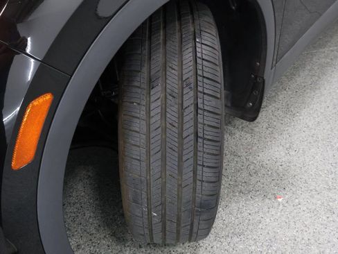 Used 2021 Volkswagen ID.4 Pro S w/ Gradient Package image 4