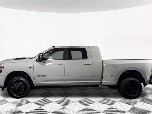 New 2026 RAM 3500 Laramie AWD/4WD image 21