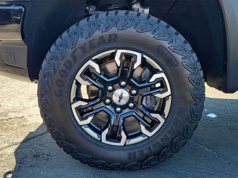 Certified 2024 Chevrolet Silverado 1500 ZR2 w/ Technology Package image 33