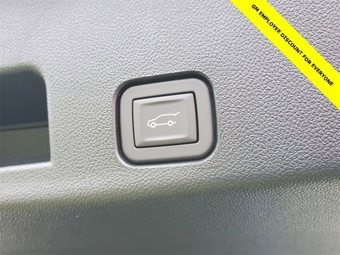 New 2025 Chevrolet Traverse LT w/ Driver Confidence Package image 10