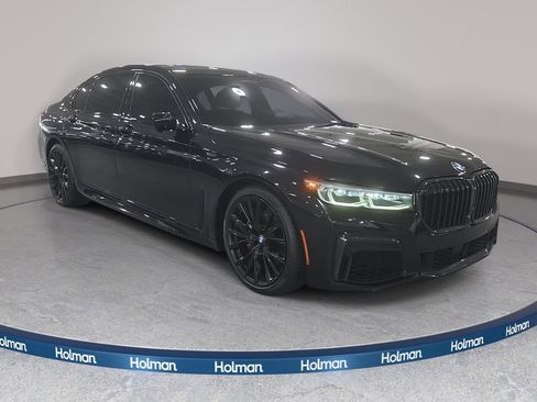 Certified 2022 BMW 740i w/ M Sport Package RWD image 3