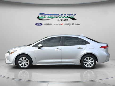 Used 2024 Toyota Corolla LE image 4