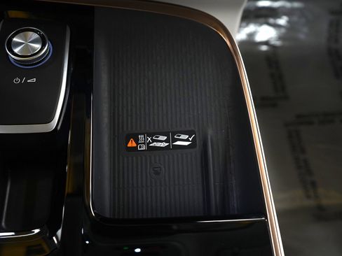 Used 2025 Buick Enclave Avenir w/ Super Cruise Package image 26