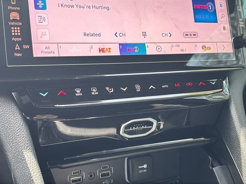 New 2026 Jeep Grand Cherokee Altitude image 18