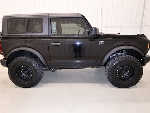 New 2026 Ford Bronco 2-Door image 2