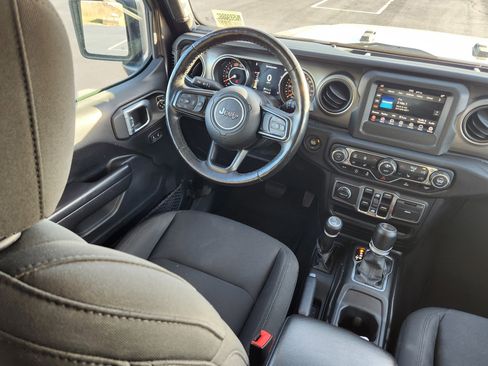 Used 2021 Jeep Wrangler Unlimited Sport image 14