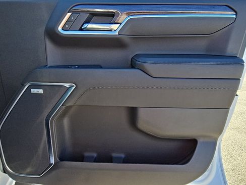 Certified 2025 Chevrolet Silverado 1500 LTZ w/ LTZ Premium Package image 32