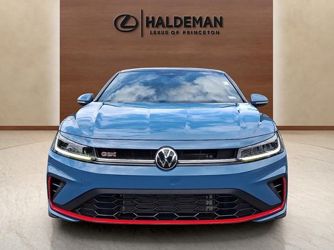 Used 2025 Volkswagen Jetta GLI Autobahn FWD image 2