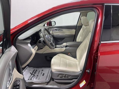 Used 2021 Cadillac XT5 Premium Luxury FWD image 8