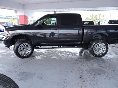 Used 2017 RAM 1500 Express w/ Black Ram 1500 Express Group RWD image 8