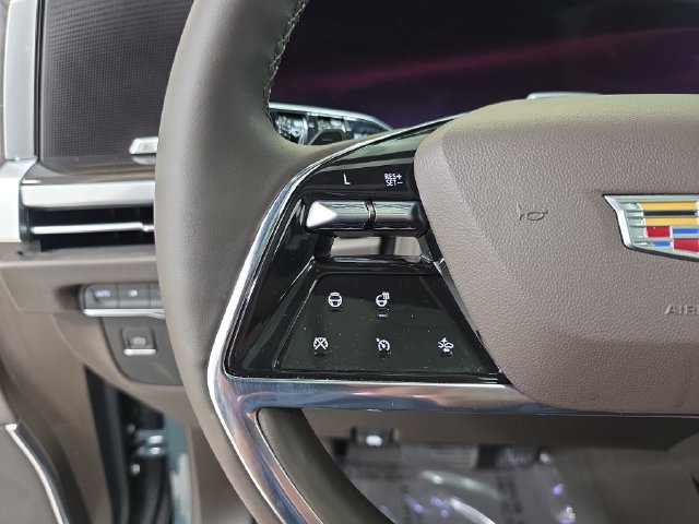 Used 2026 Cadillac Escalade Luxury w/ Touring Package AWD/4WD image 17