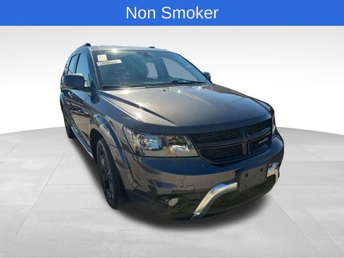 Used 2019 Dodge Journey Crossroad AWD/4WD image 3