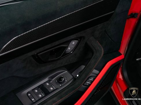 Used 2023 Lamborghini Urus Performante image 30