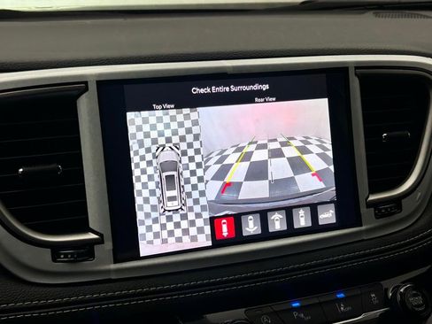 New 2026 Chrysler Pacifica Select AWD/4WD image 22