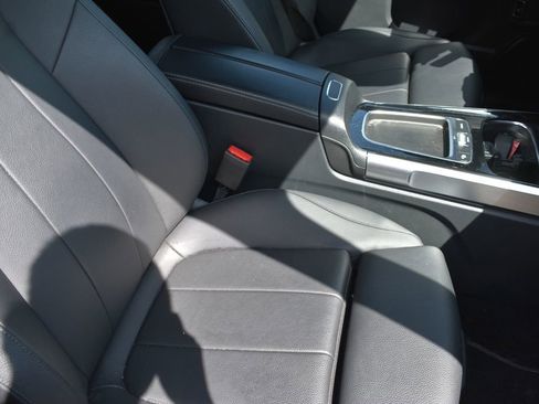 Used 2025 Mercedes-Benz GLB 250 image 25