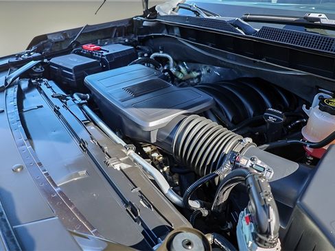 Used 2022 Chevrolet Tahoe Z71 w/ Luxury Package image 33