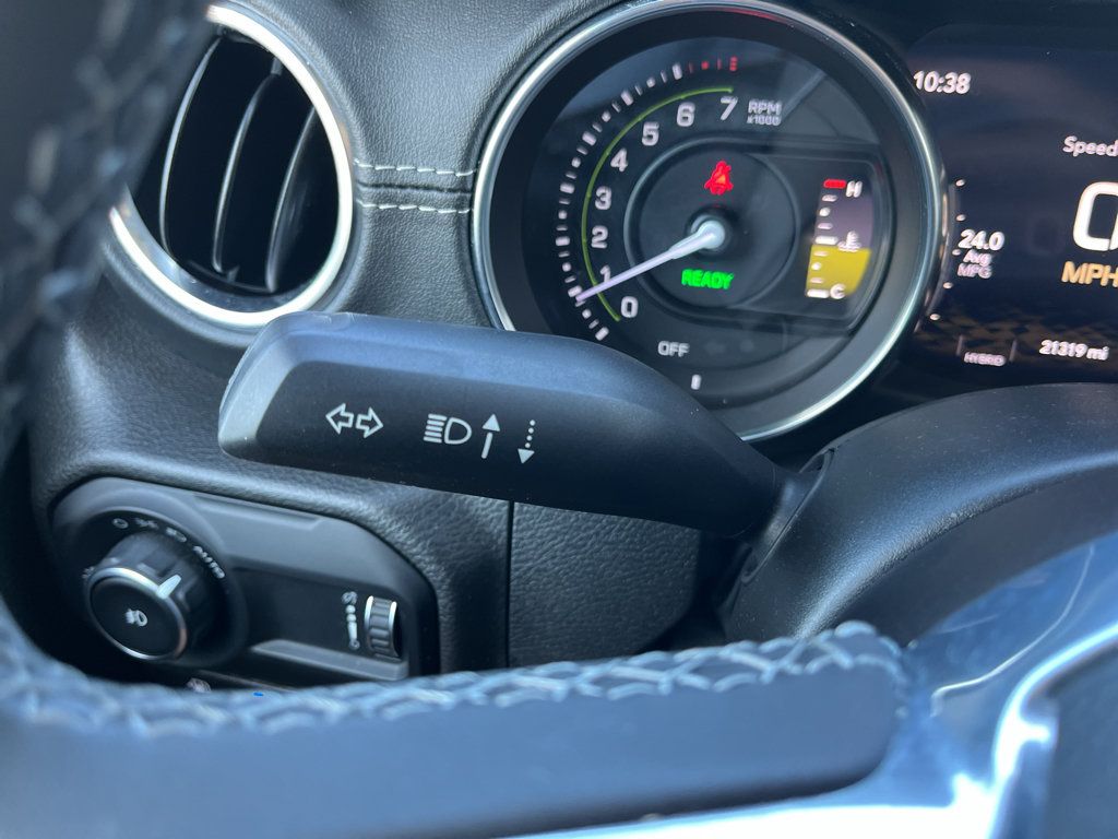 Used 2023 Jeep Wrangler Unlimited Sahara AWD/4WD image 16