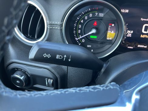 Used 2023 Jeep Wrangler Unlimited Sahara AWD/4WD image 16