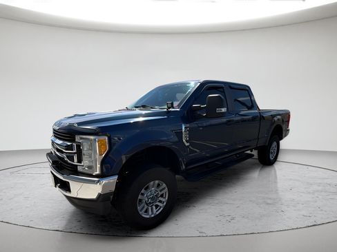 Used 2017 Ford F250 XL w/ STX Appearance Package AWD/4WD image 9