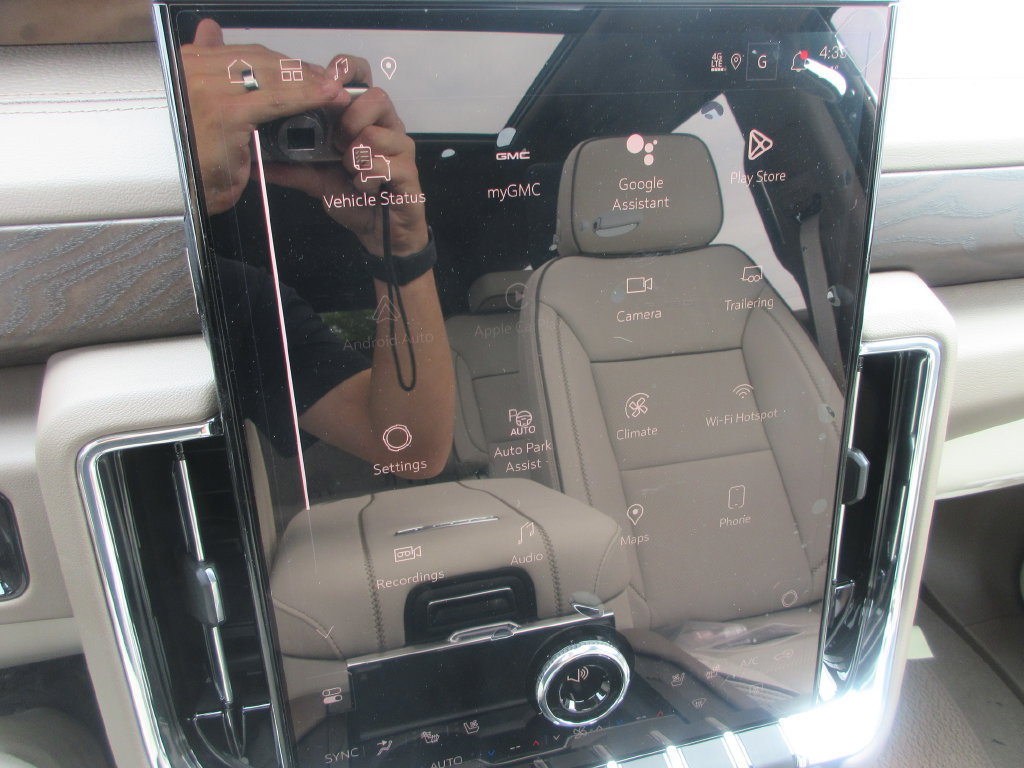 New 2026 GMC Yukon XL Denali w/ Denali Reserve Package AWD/4WD image 19