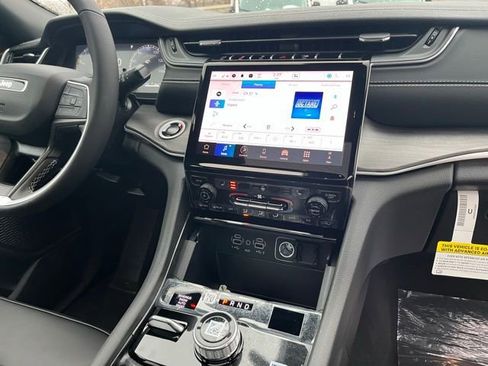 New 2025 Jeep Grand Cherokee L Limited w/ Black Appearance Package image 23