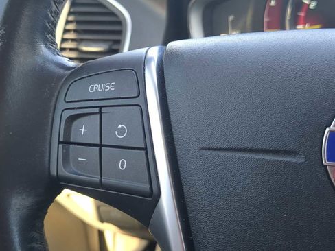 Used 2015 Volvo XC60 T5 Premier w/ Protection Package image 24