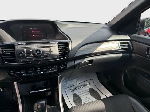 Used 2017 Honda Accord Sport image 11
