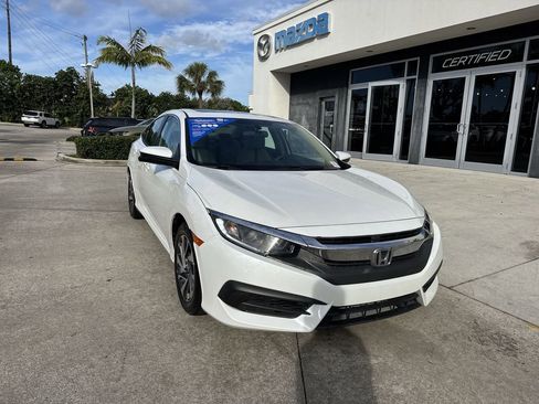 Used 2017 Honda Civic EX image 8