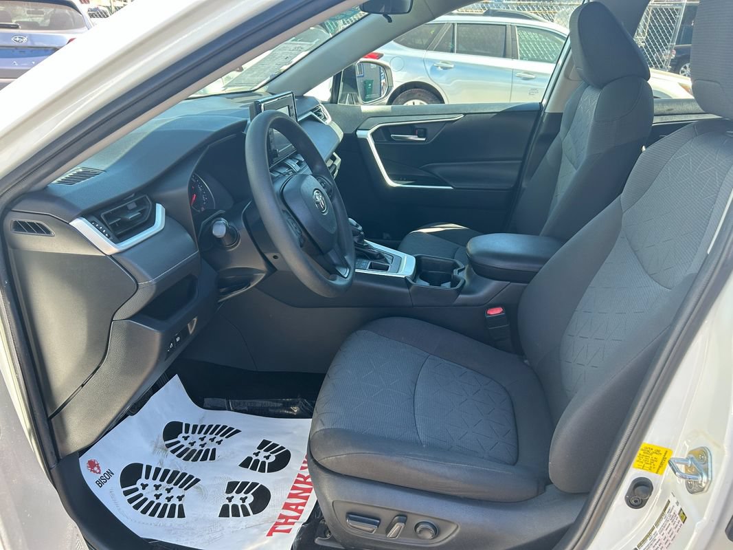 Used 2020 Toyota RAV4 XLE AWD/4WD image 11