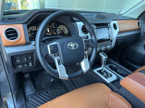 Used 2018 Toyota Tundra SR5 image 11