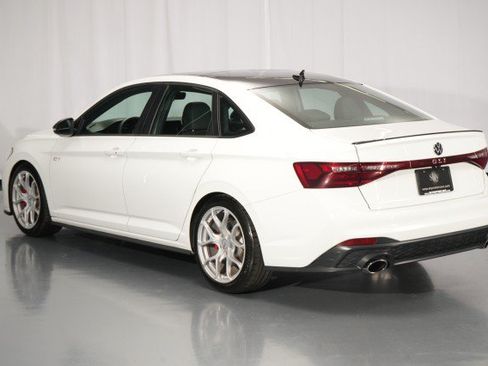 Used 2025 Volkswagen Jetta GLI Autobahn FWD image 15