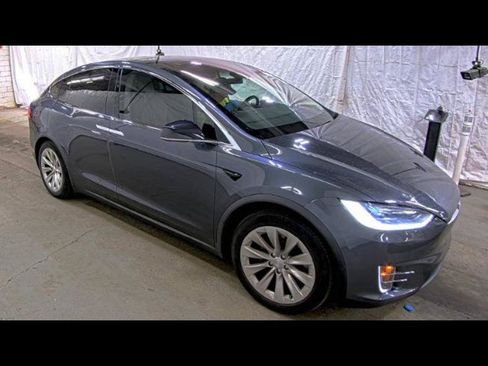 Used 2017 Tesla Model X 75D AWD/4WD image 3