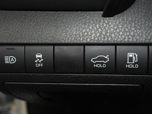 Used 2021 Toyota Camry LE image 41