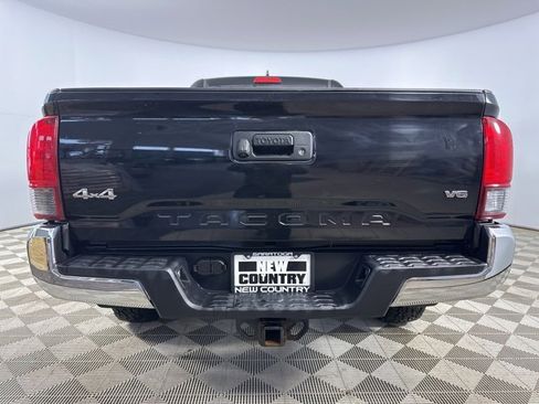 Used 2018 Toyota Tacoma SR5 image 6