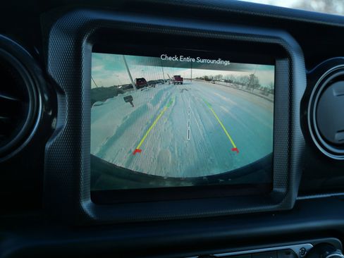 Used 2021 Jeep Wrangler Unlimited Sport image 30