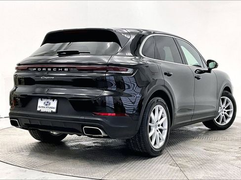 Used 2024 Porsche Cayenne image 2