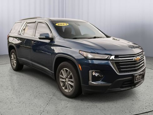 Used 2023 Chevrolet Traverse LT AWD/4WD image 1