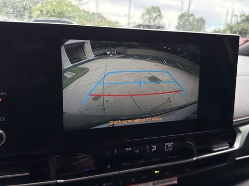 Used 2026 Toyota Sienna XSE FWD image 31