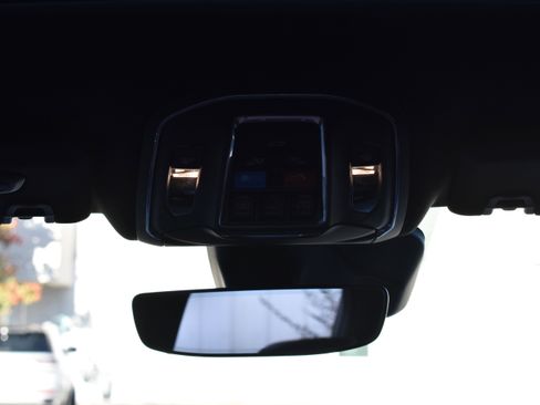 Used 2025 Jeep Grand Cherokee Summit image 31