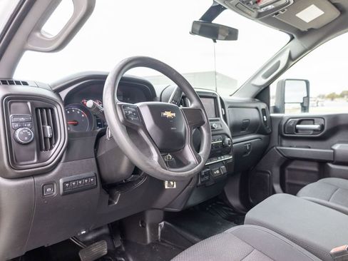 Used 2021 Chevrolet Silverado 2500 W/T w/ WT Fleet Convenience Package image 9