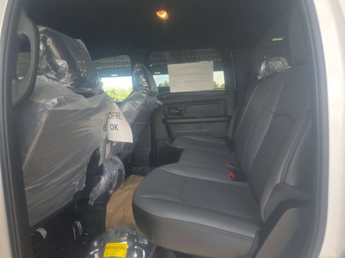 Used 2025 RAM 3500 Tradesman w/ Chrome Appearance Group AWD/4WD image 10