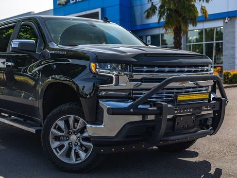 Used 2021 Chevrolet Silverado 1500 LT w/ Bed Protection Package AWD/4WD image 3