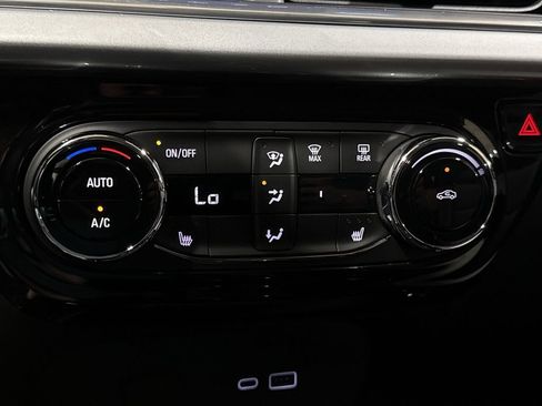 New 2026 Chevrolet Trax LT w/ LT Convenience Package FWD image 16