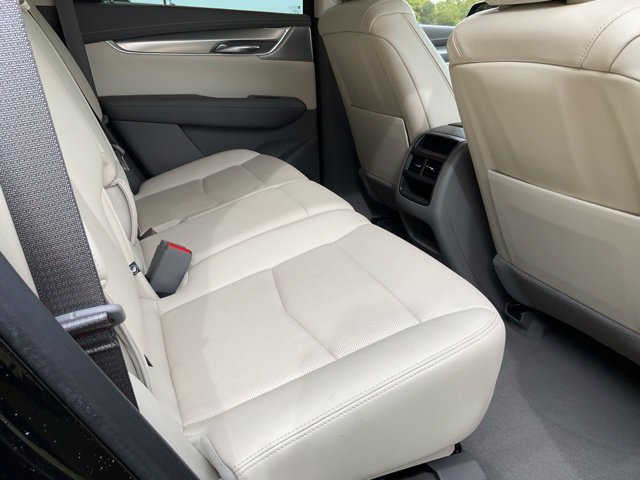 Used 2023 Cadillac XT5 Premium Luxury w/ Technology Package AWD/4WD image 21
