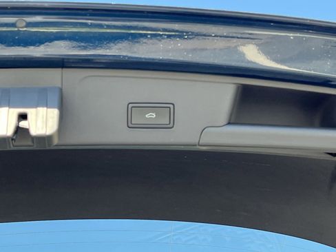 Used 2021 Volkswagen Atlas Cross Sport SEL R-Line image 25