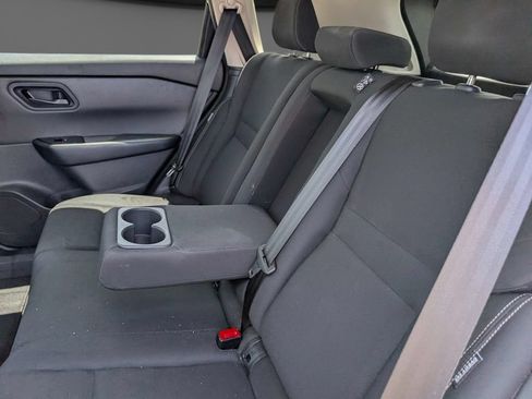 Used 2024 Nissan Rogue S FWD image 11