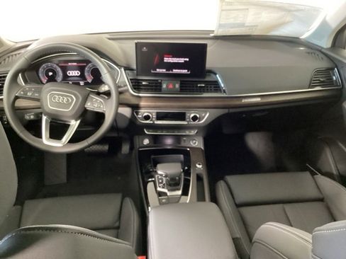 Certified 2025 Audi Q5 2.0T Premium Plus w/ Premium Plus Package image 12