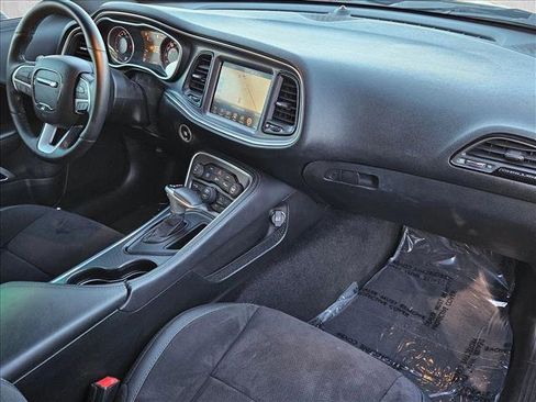 Used 2016 Dodge Challenger R/T Scat Pack w/ Leather Interior Group image 21